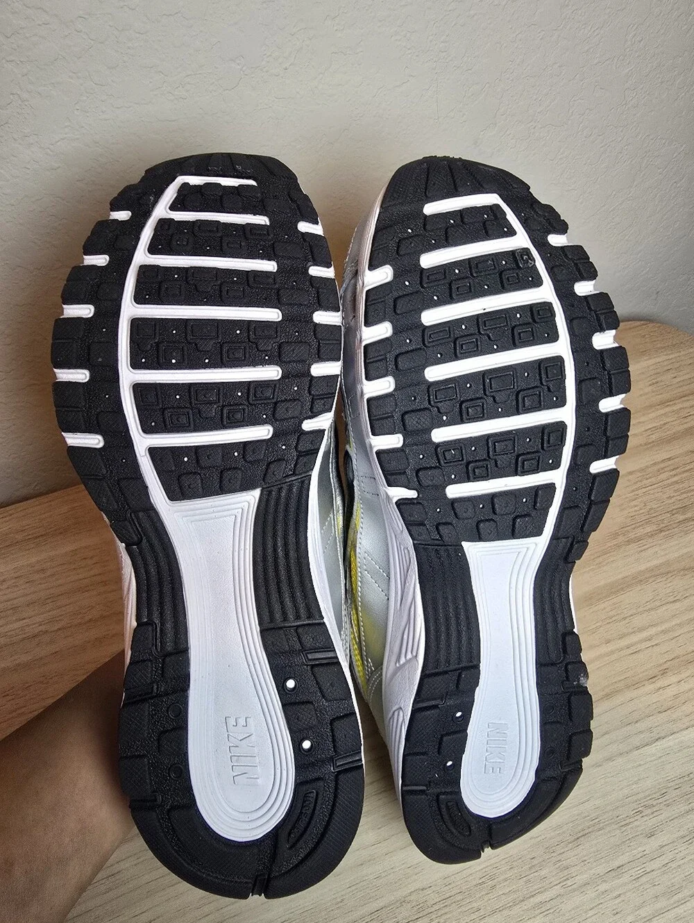 Nike P-6000 Yellow Metallic Silver Boys 7 7Y Or Womens 8.5
